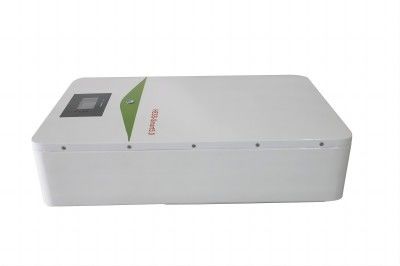 Batterie au lithium commerciale de stockage de l'énergie 100A avec la caisse en métal blanc